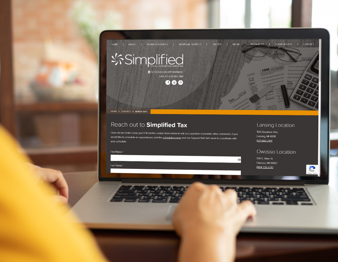 Person going to the website and using the contact form